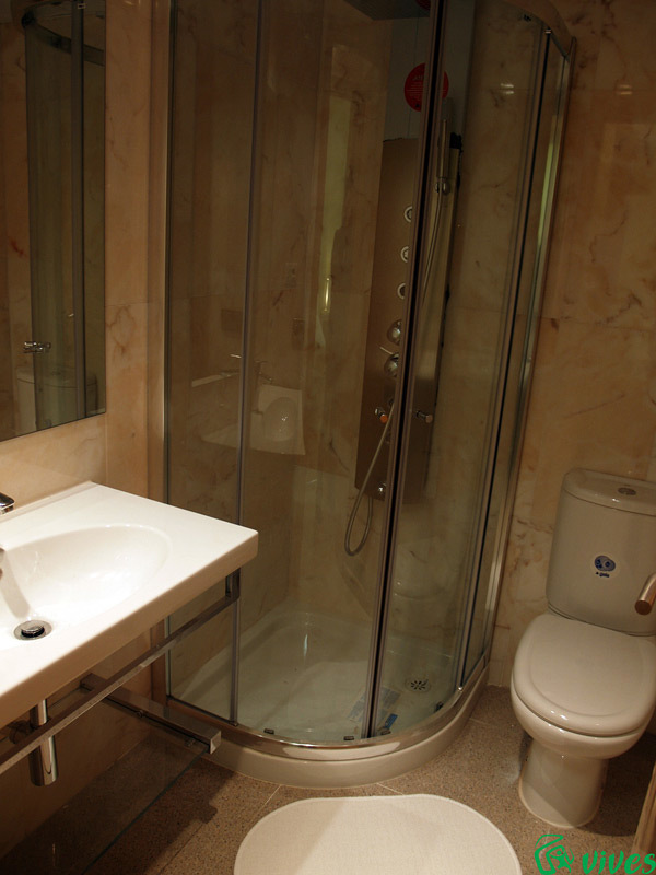 Aseo con columna de hidromasaje en Utebo