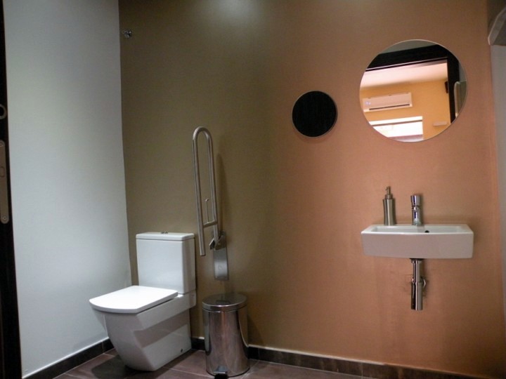 Aseo minusválidos/mujeres.