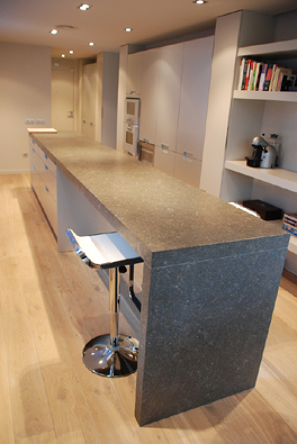 ASÍ HA QUEDADO Zona barra isla cocina