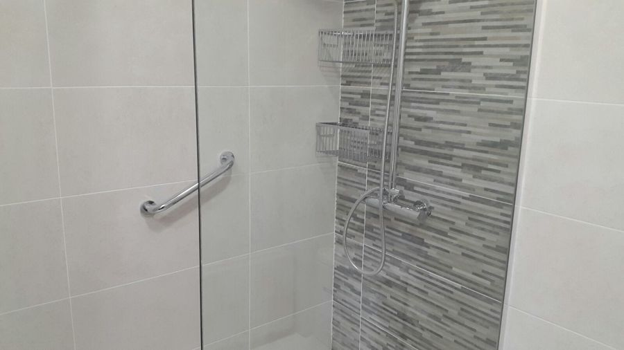 asidero e grifo termostatico