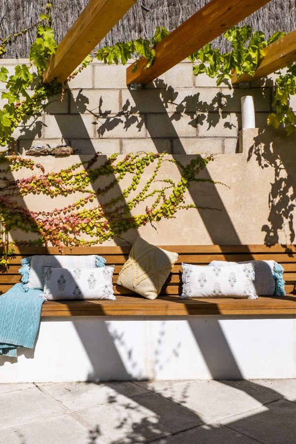 Asiento de obra y pérgola