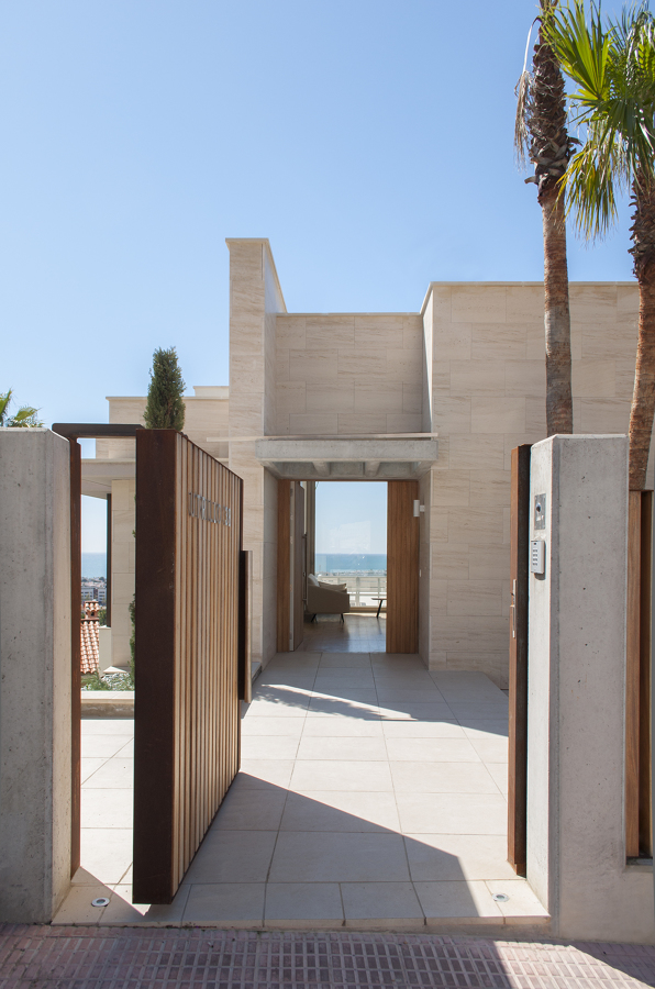 Acceso desde la calle