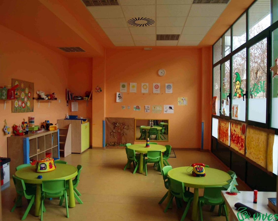 Aula diseñada y decorada para niños de la guardería de Utebo