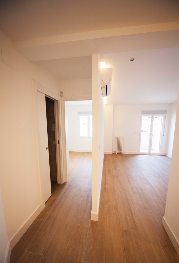 Avenida Donostiarra Minimal Style Madrid