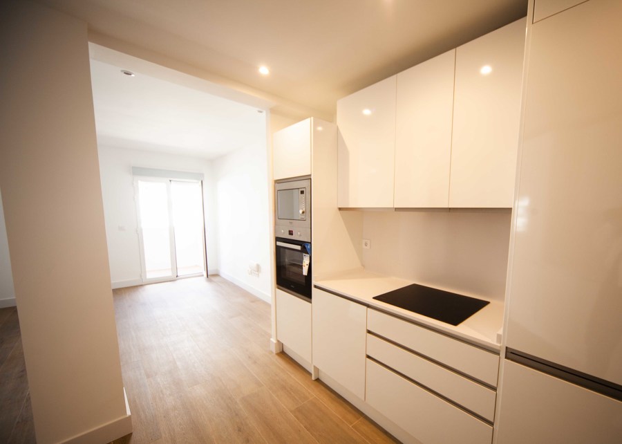 Avenida Donostiarra Minimal Style Madrid