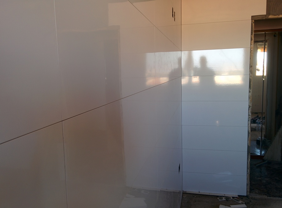 azulejo blanco rectificado 30x90cm.