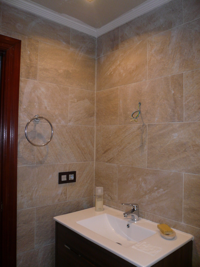 Azulejos en la zona del lavamanos