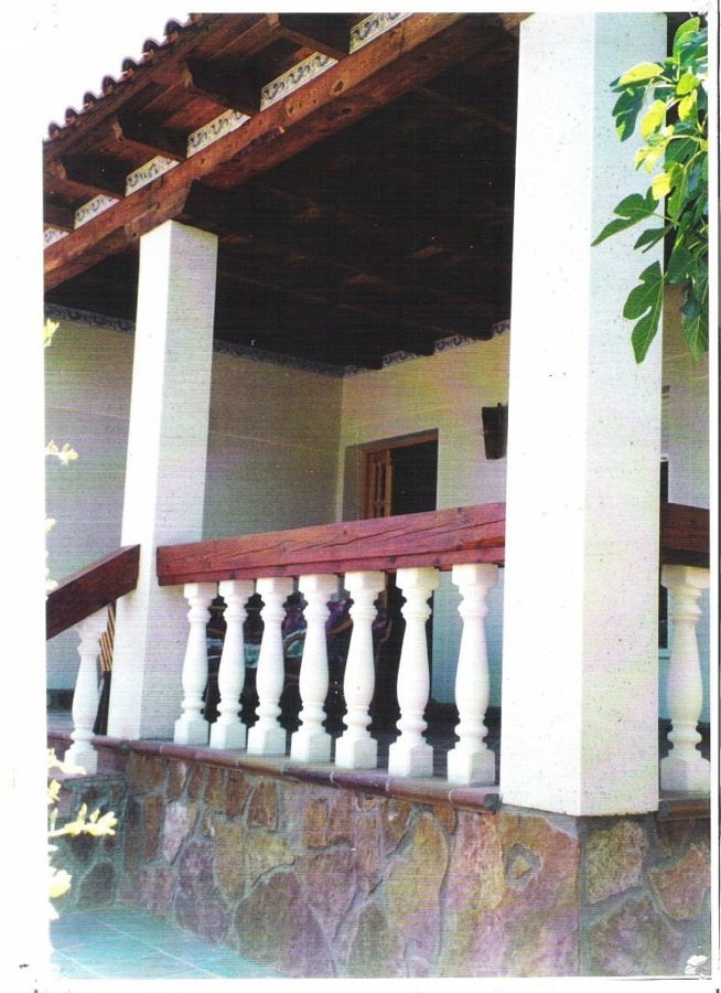 Balaustrada con madera tratada 