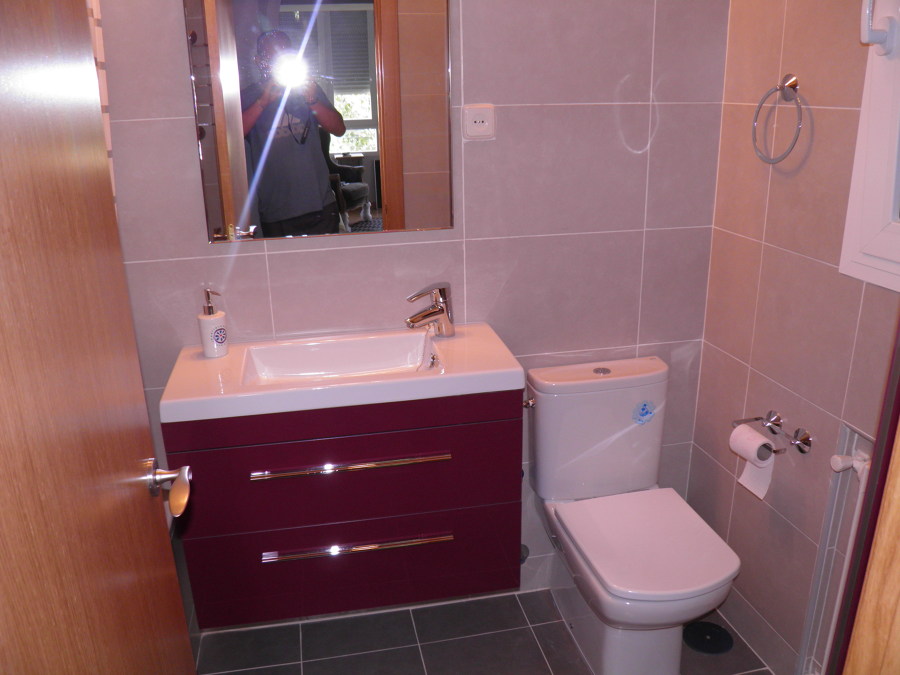 baldosa de cuarto de baño y instalacion de sanitarios terminados