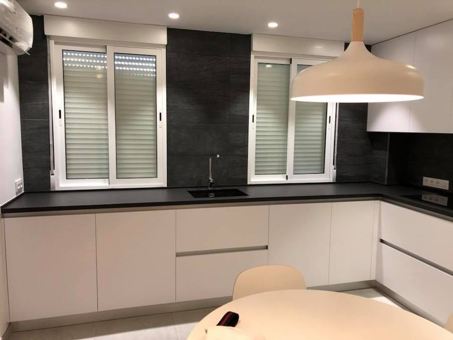 BANCADA, ALICATADO COCINA