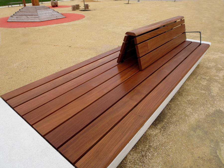 Banco hormigón y madera con respaldo