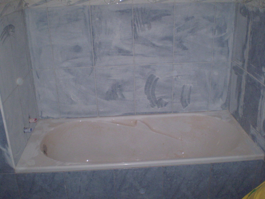 Bañera instalada y baldosa terminada