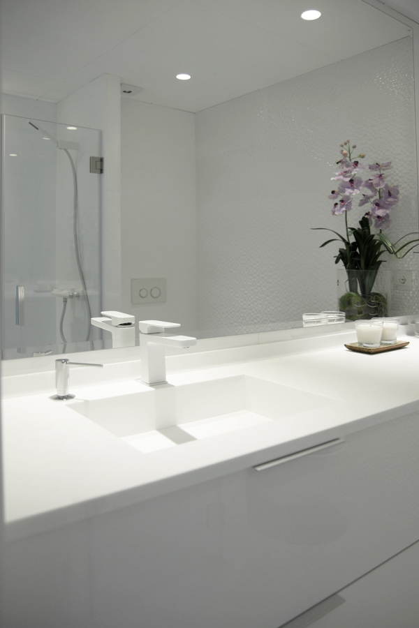 Baño 1 con encimera de Krion