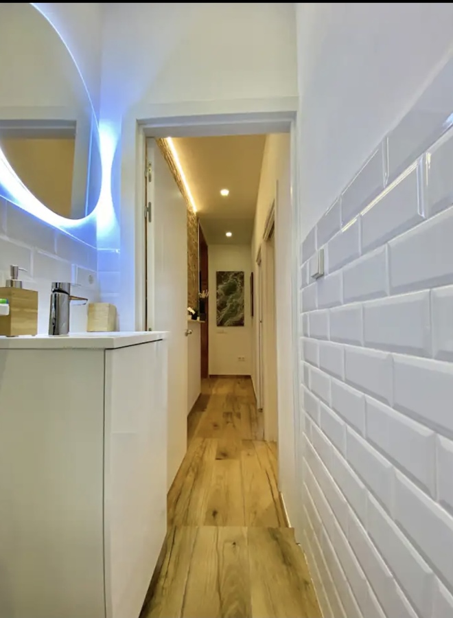 Baño # 1 vista hacia el pasillo