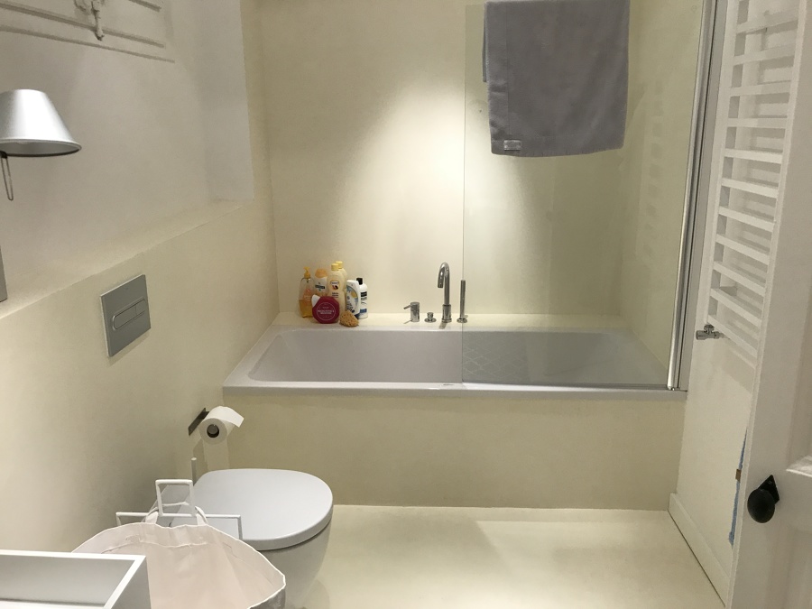 Baño acabado (Microcemento)