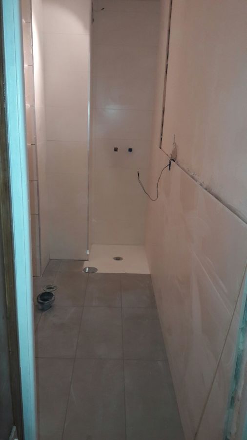 BAÑO ALICATADO Y  SOLADO
