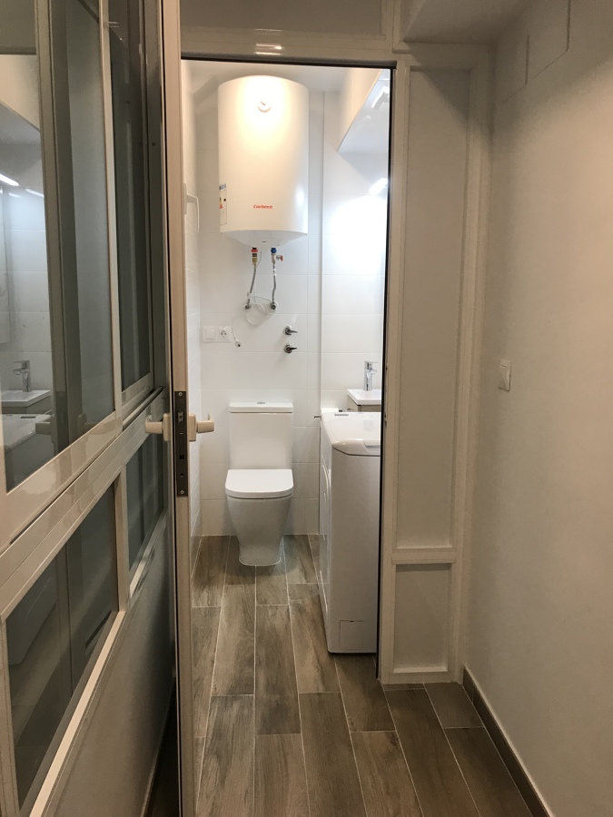 Baño auxiliar en galería