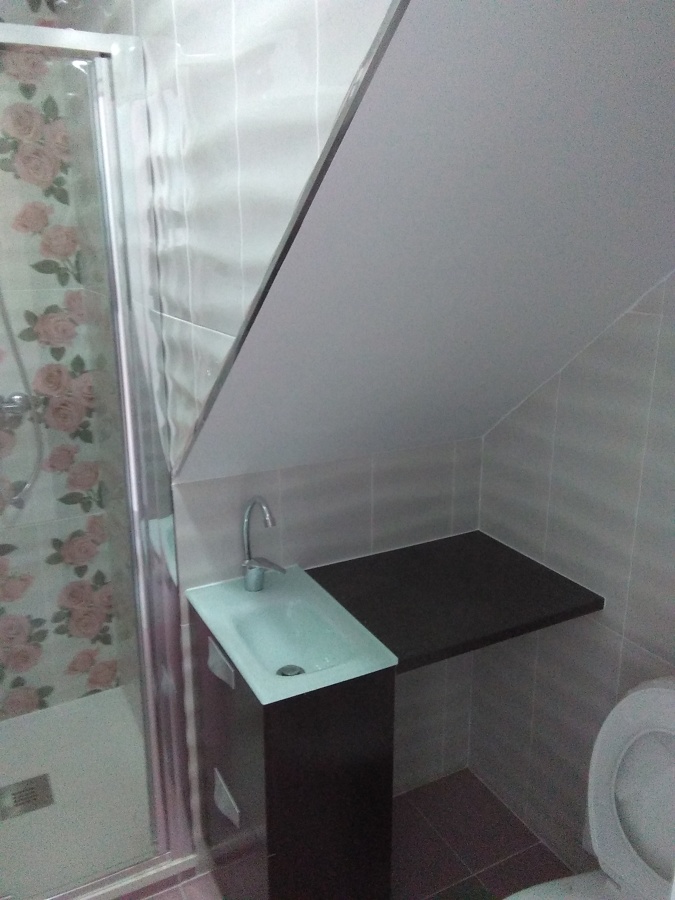 Baño bajo escalera
