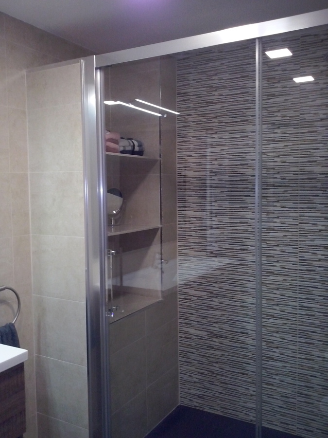 BAÑO BARBERÁ-ESTANTES DE OBRA