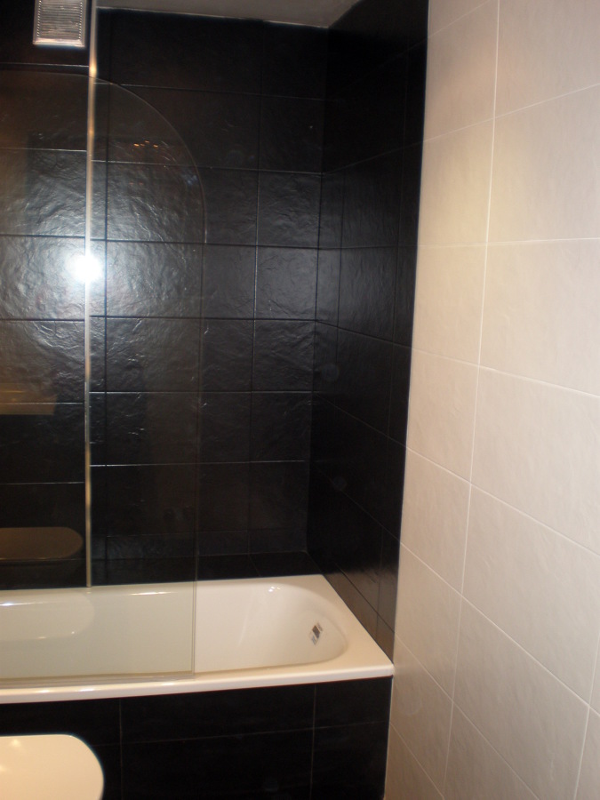 Baño Blanco y Negro