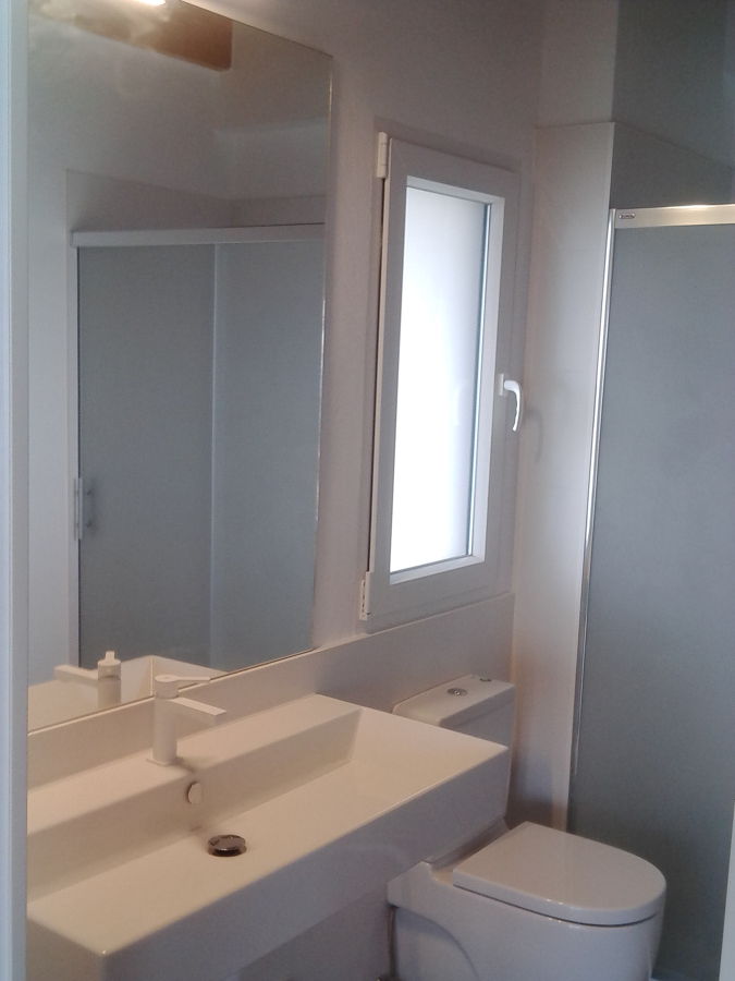 Baño central hacia la ducha