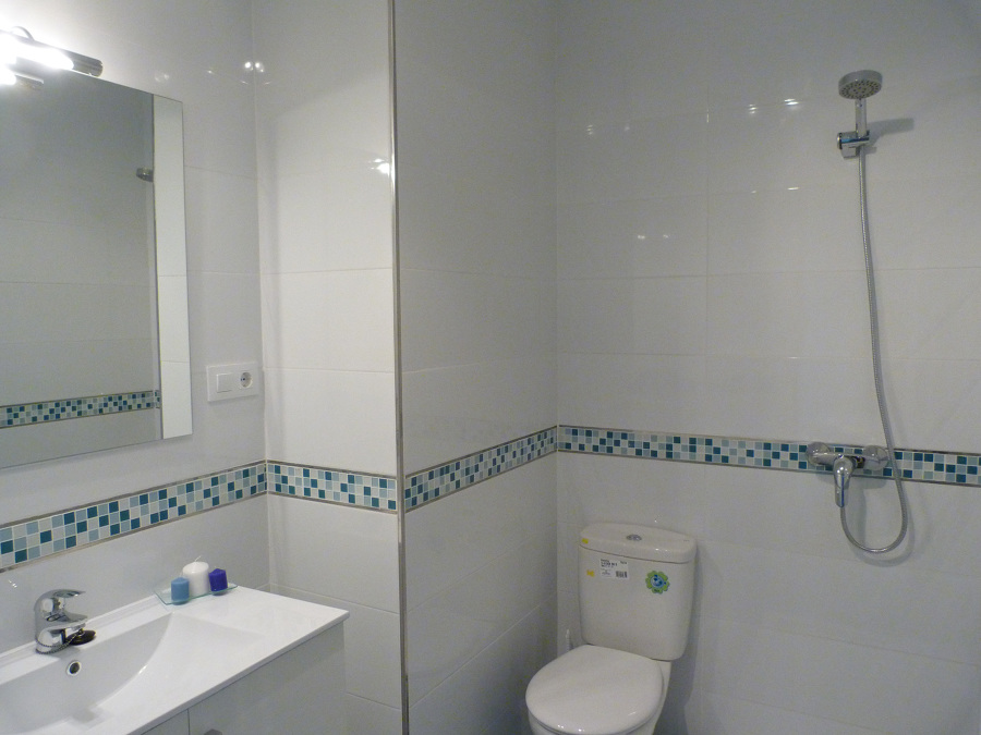 Baño completo con ducha