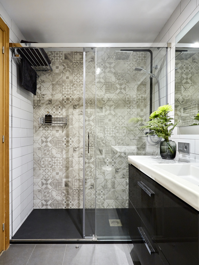 Baño Completo de Estilo Contemporáneo (Madrid)