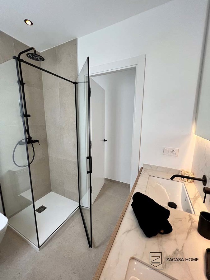 Baño con doble lavabo