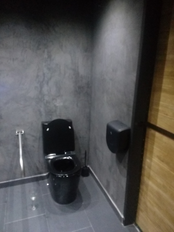 Baño con estuco en paredes