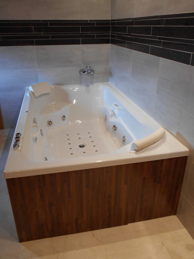 baño con jacuzzy