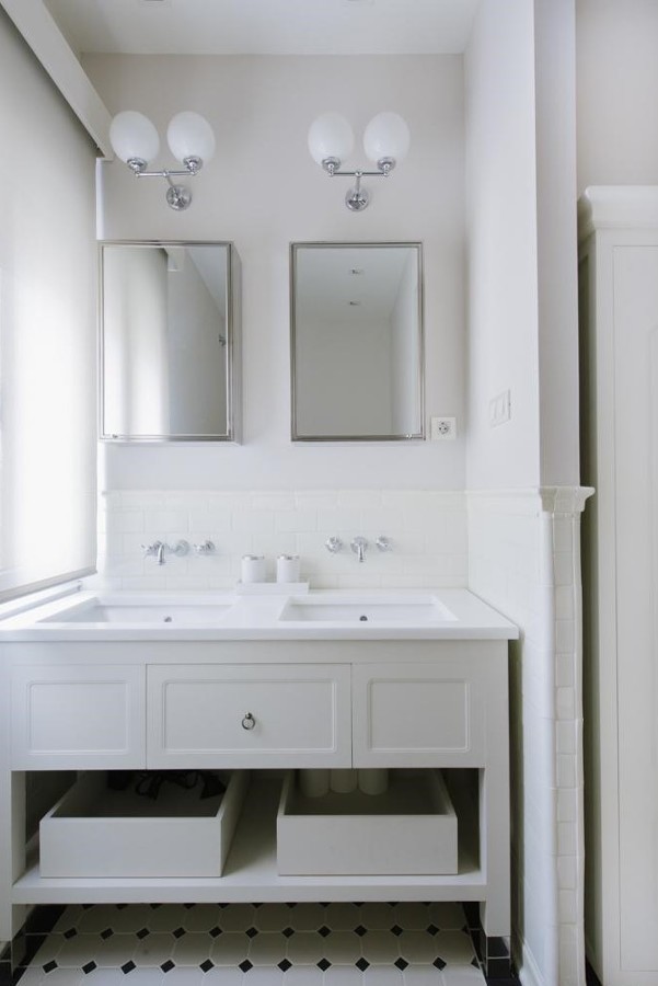 Baño con lavabo doble