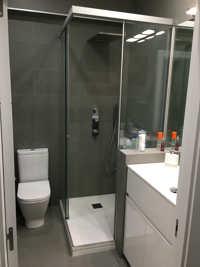 Baño dentro de la habitación principal