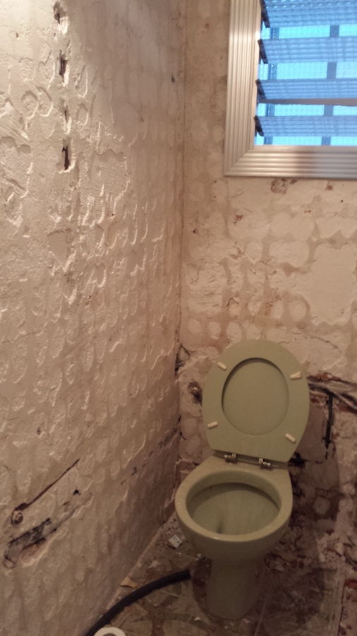 BAÑO DESPUÉS DEL DESMONTAJE DEL ALICATADO