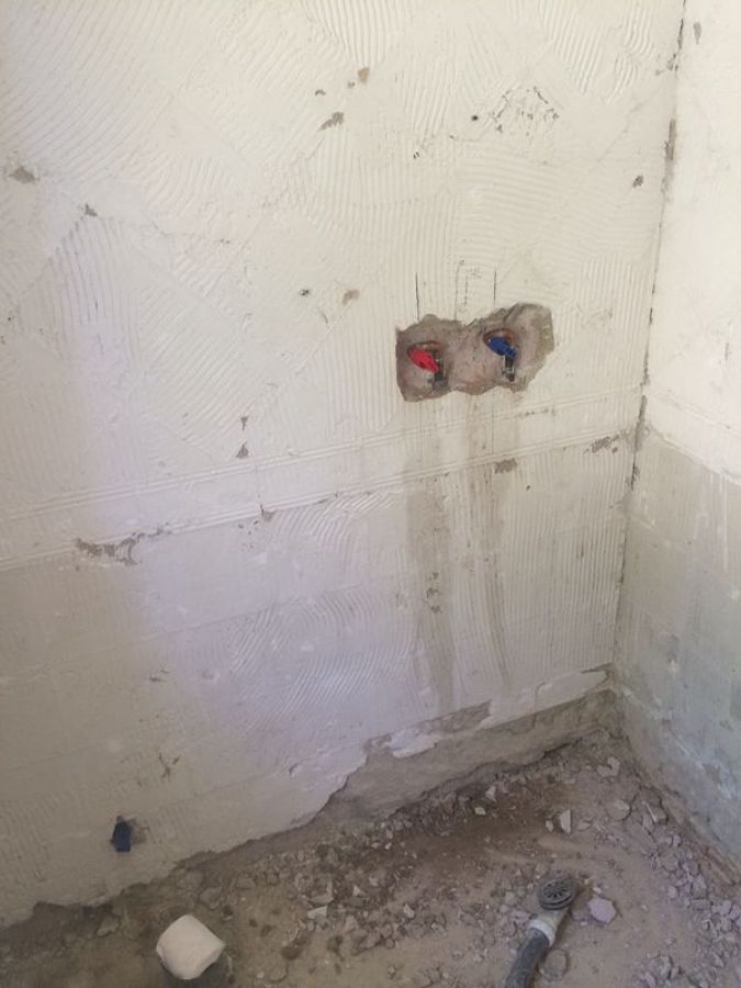 Baño en la parte de la antigua cabina de ducha