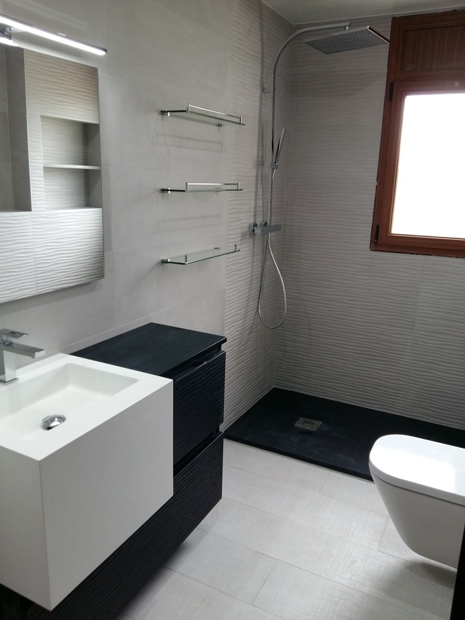 BAÑO EN LLUIS MILLET-VILASSAR DE MAR
