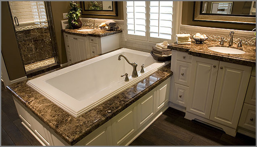 BAÑO EN MÁRMOL EMPERADOR.