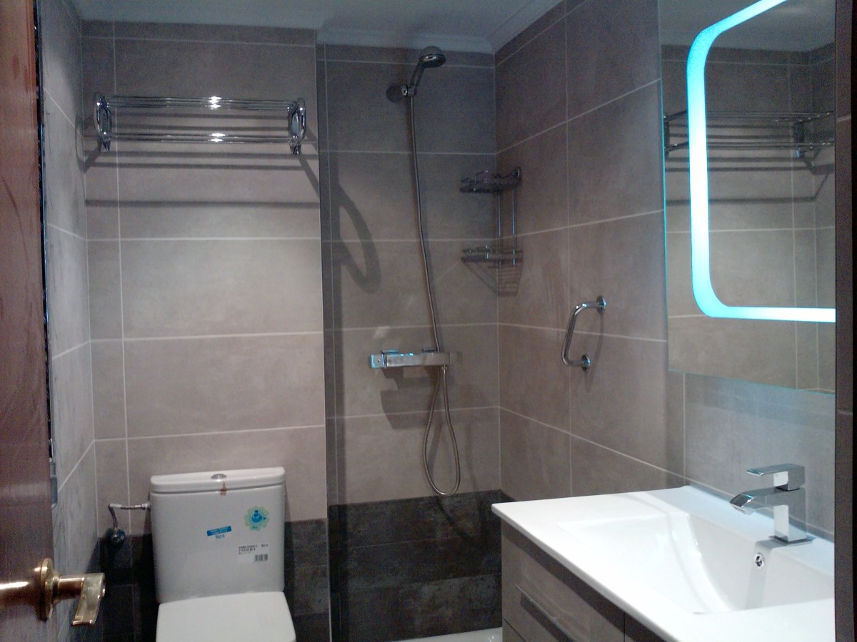 BAÑO EN PORTUGALETE