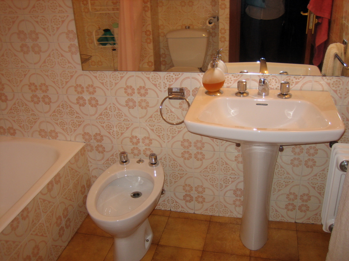 Baño grande antiguo