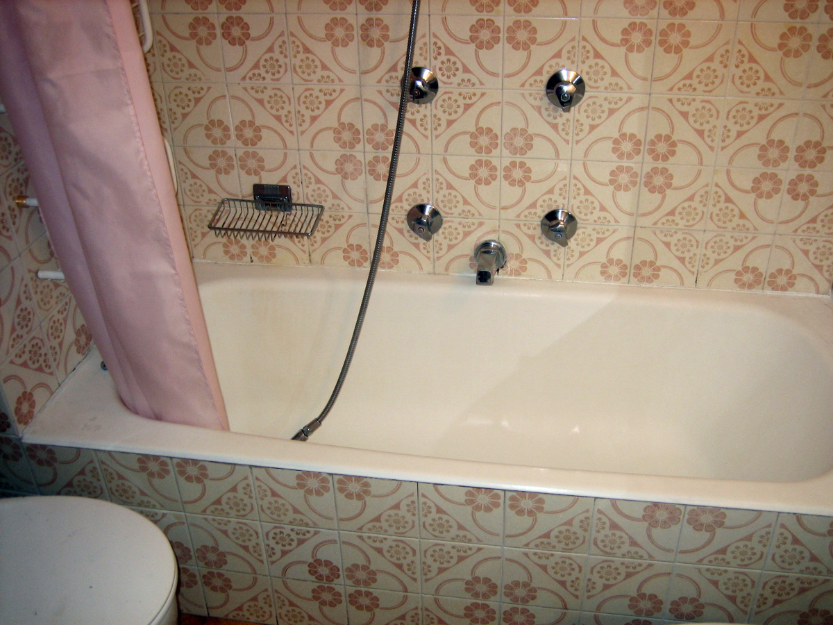 Baño grande antiguo