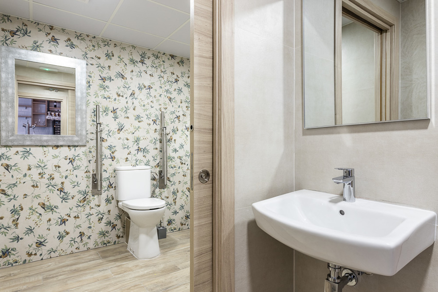 Baño mujeres y minusválidos