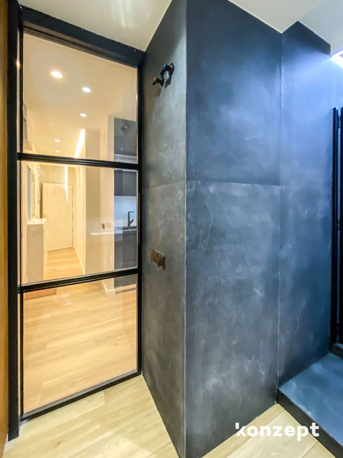 Baño puerta vidrio inteligente