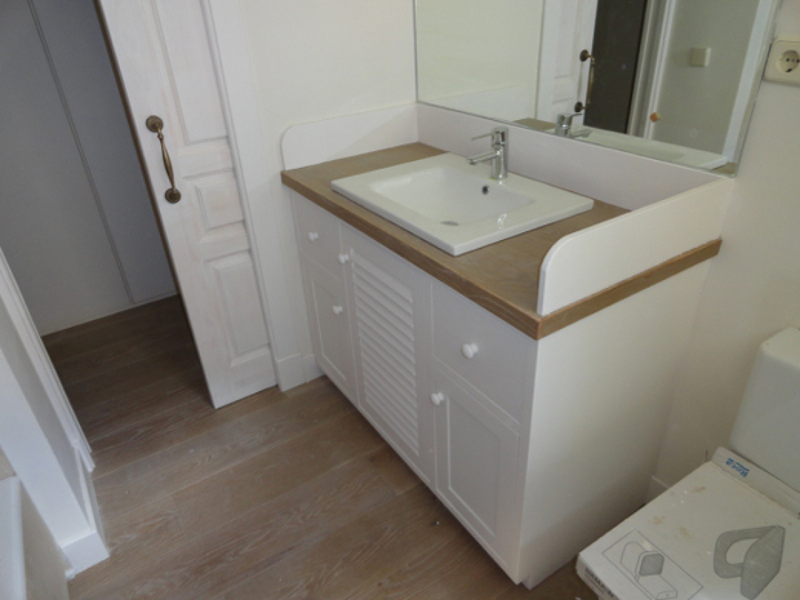 Baño, puertas, rodapie...