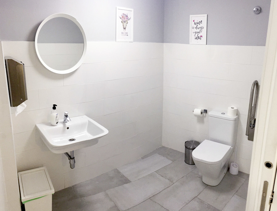 BAÑO SEÑORAS / ADAPTADO