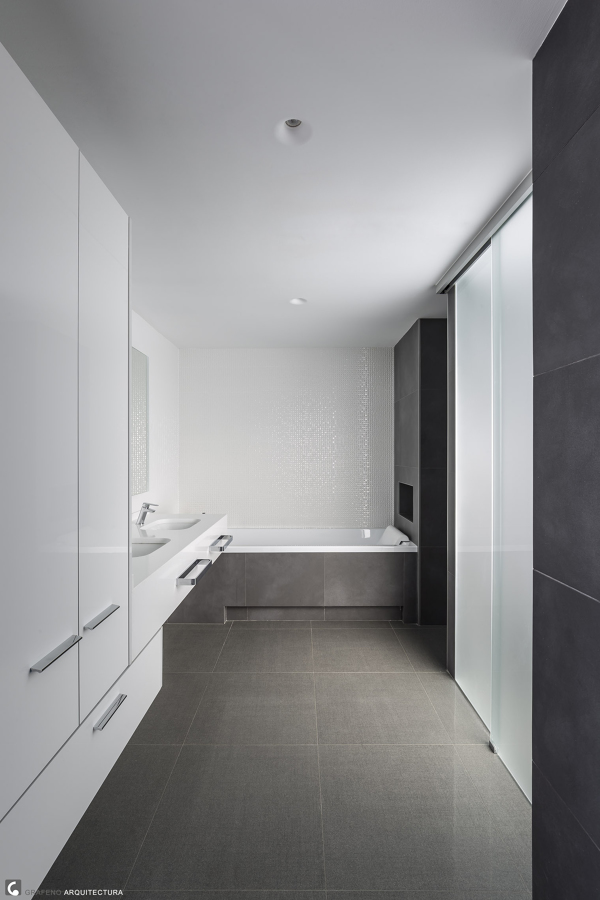 Baño vivienda Santa Apolonia