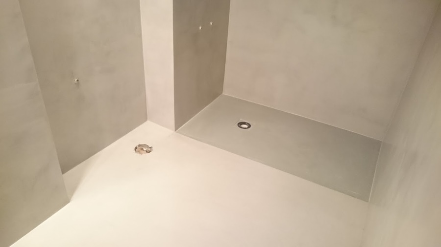 Bany principal amb microciment