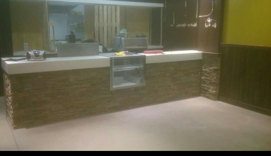 bar en el carrefour de talavera de la reina