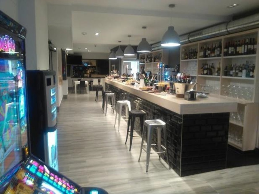 BAR RESTAURANTE EN LLODIO