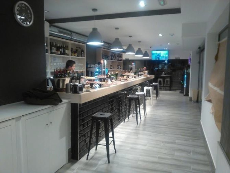 BAR RESTAURANTE EN LLODIO