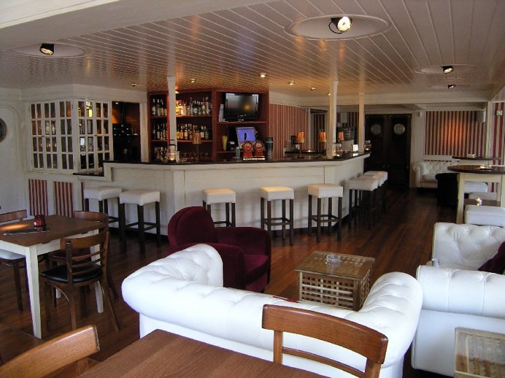 Bar restaurante La Marina Company