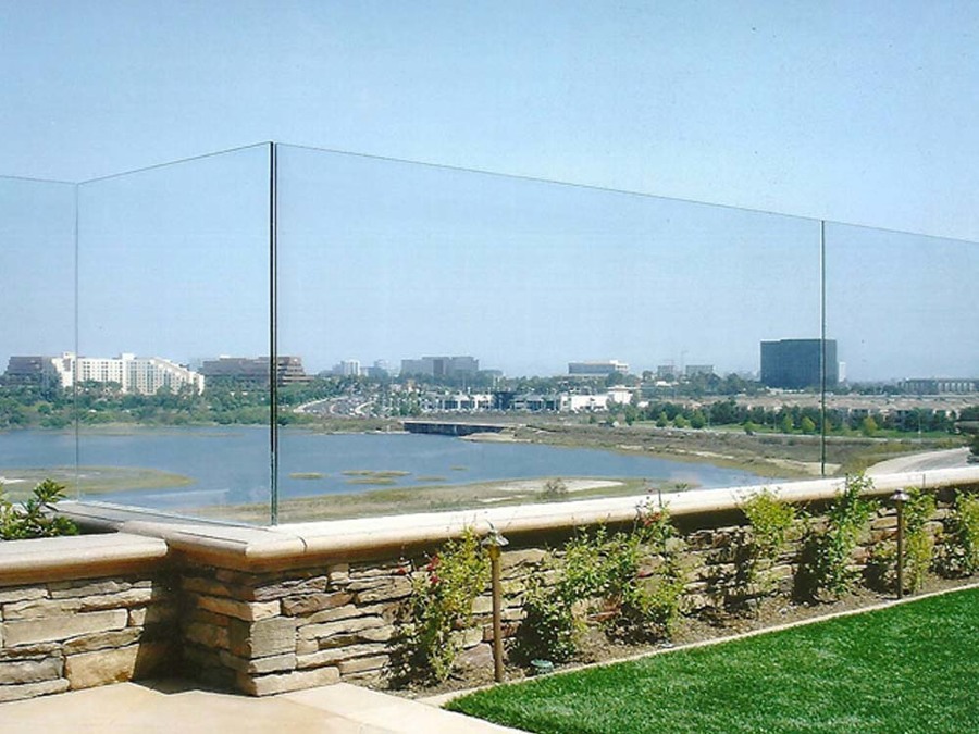 Barandilla de cristal sin montantes